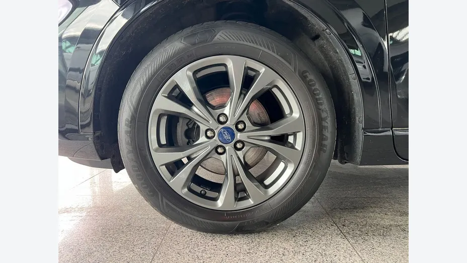 FORD Kuga -