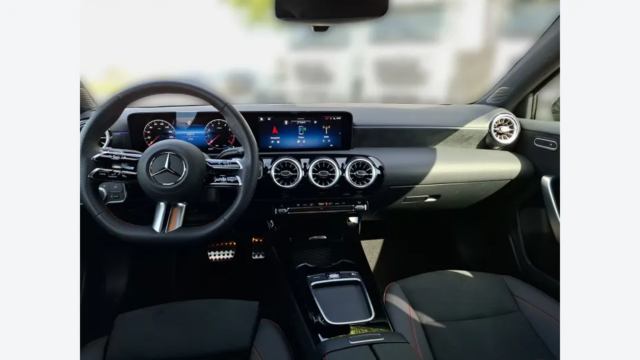 MERCEDES-BENZ A Klasa A 200 AMG Line 7G-DCT
