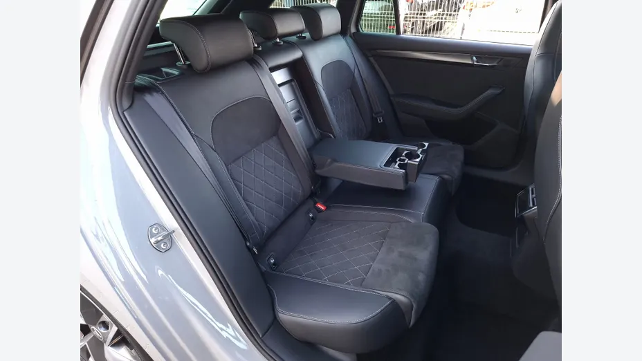 SKODA Superb Superb 2.0 TSI 4x4 Sportline DSG