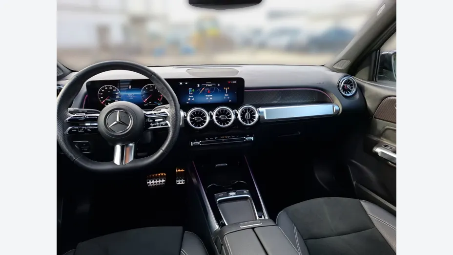 MERCEDES-BENZ GLB GLB 200 mHEV AMG Line 7G-DCT