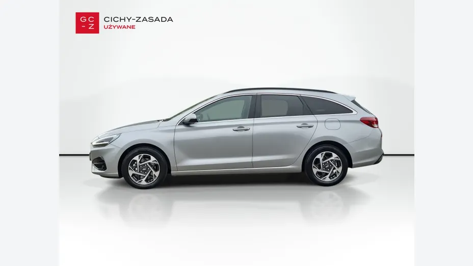 HYUNDAI i30 -
