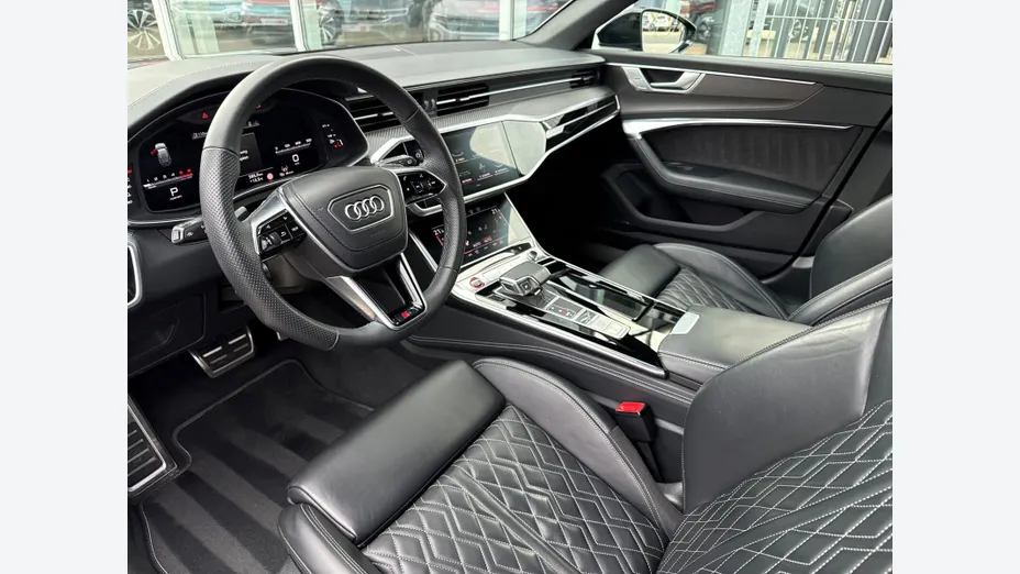 AUDI S6 -