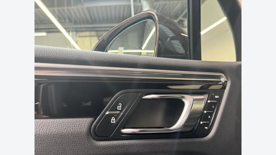 PORSCHE Macan Macan