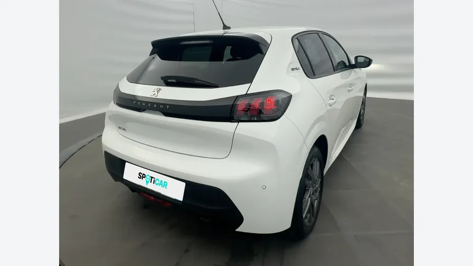 PEUGEOT 208 -