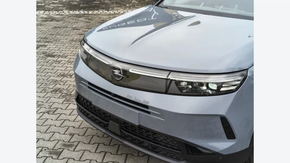 OPEL Grandland -