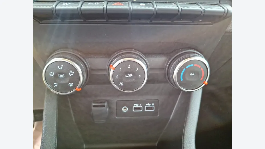 RENAULT Clio -