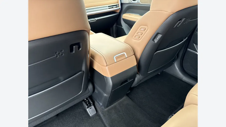 HYUNDAI Santa Fe Santa Fe 1.6 T-GDI HEV Calligraphy 4WD aut 7os. Nowy