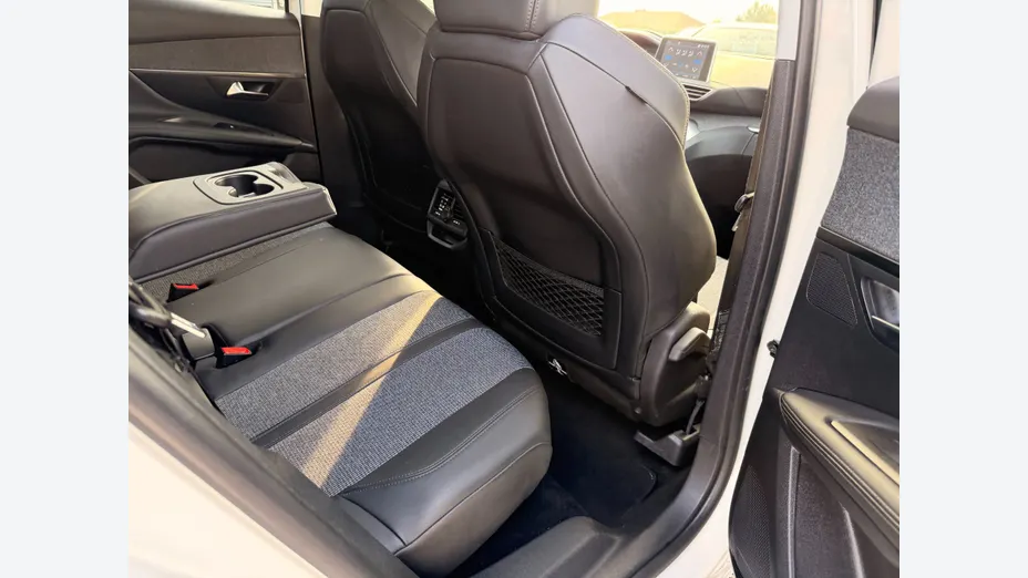 PEUGEOT 3008 -
