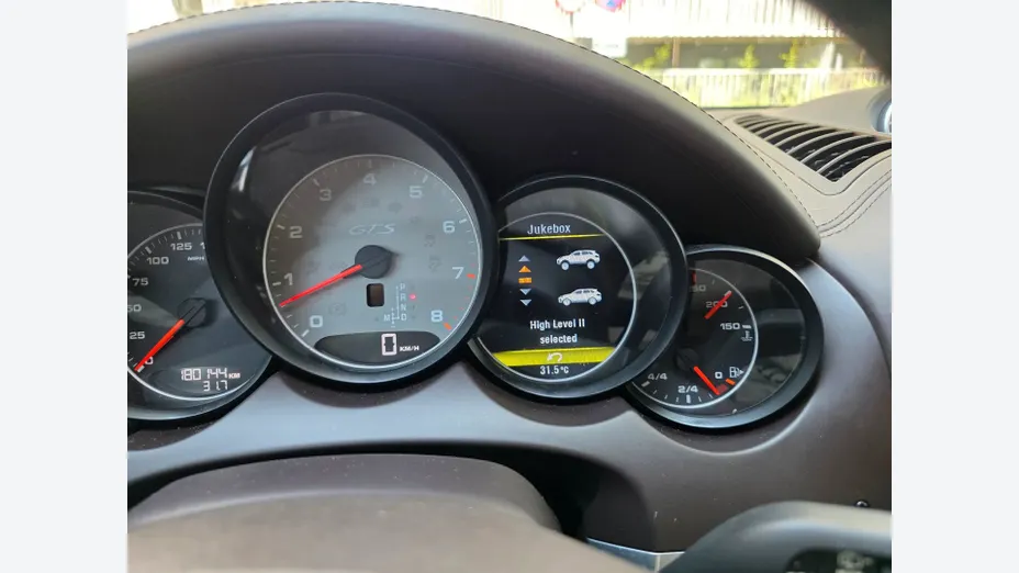 PORSCHE Cayenne -