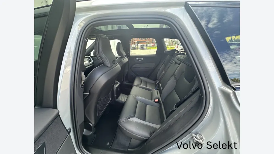 VOLVO XC60 XC60 T8 Plug-In Hybrid AWD Ultra Black Edition aut