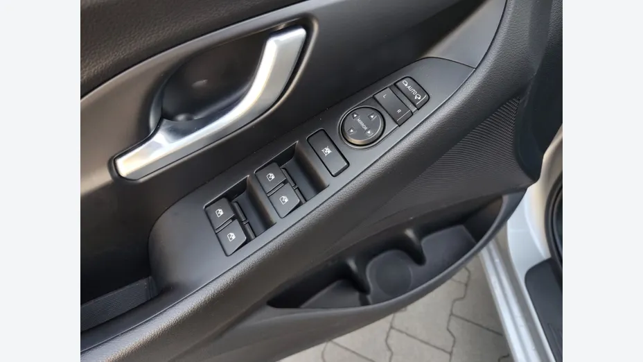 HYUNDAI i30 i30 1.0 T-GDI Smart
