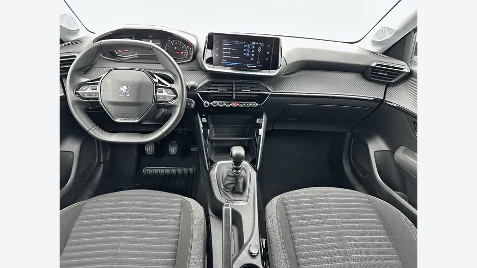 PEUGEOT 208 -