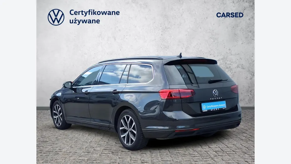 VOLKSWAGEN Passat -
