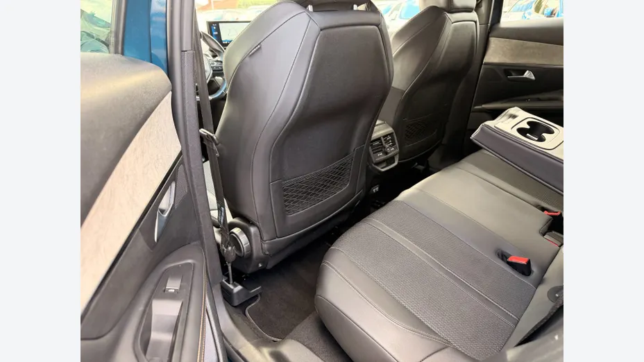 PEUGEOT 3008 -