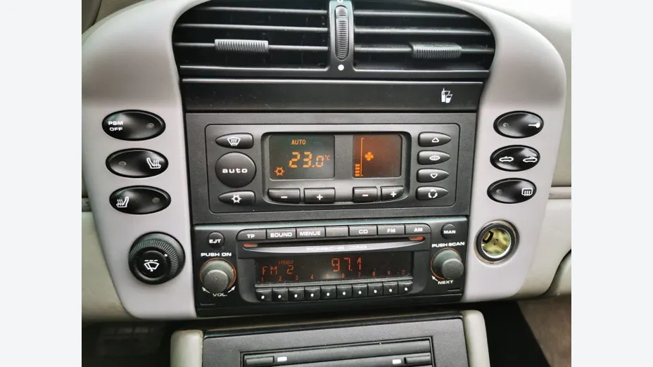 PORSCHE 911 -