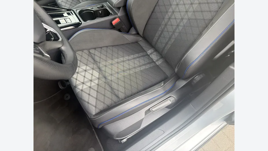 VOLKSWAGEN Golf Golf VIII 2.0 TDI R-Line DSG