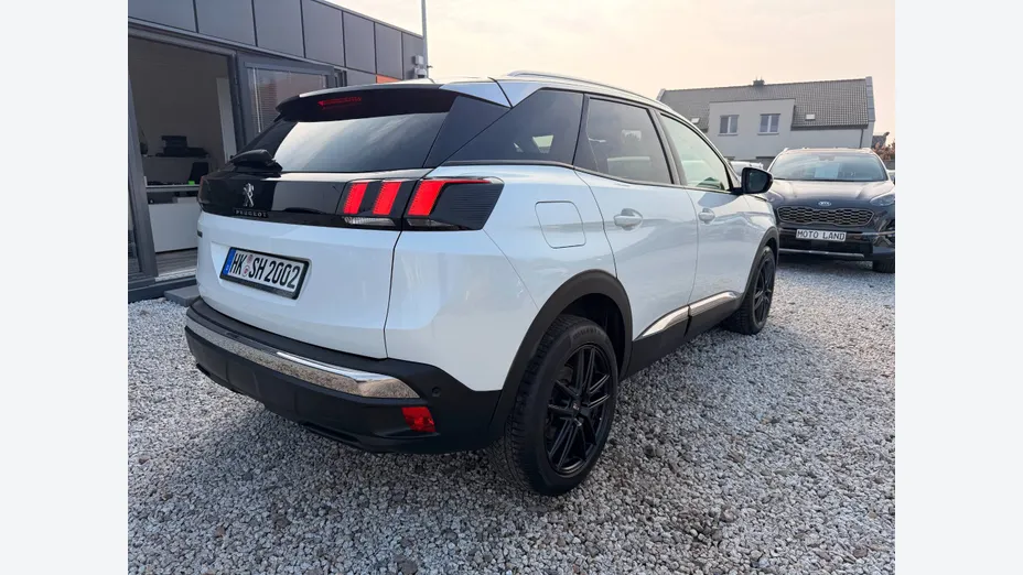 PEUGEOT 3008 -