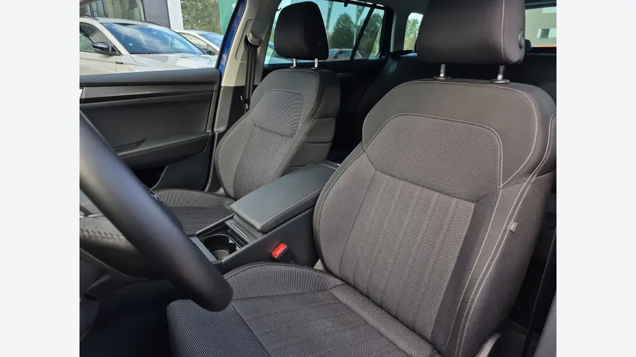 SKODA Superb -