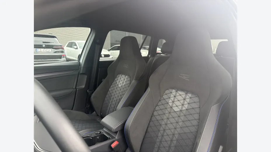 VOLKSWAGEN Golf Golf VIII 2.0 TDI R-Line DSG