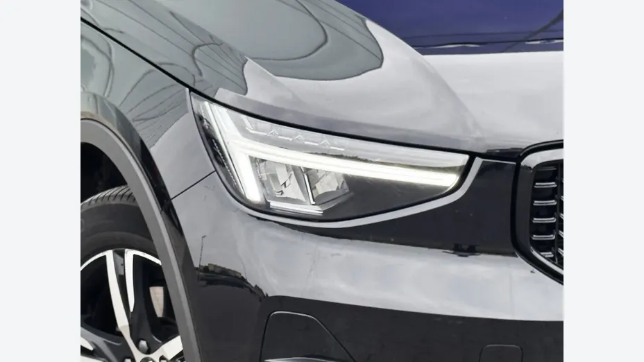 VOLVO XC40 XC40 B3 Plus Dark aut