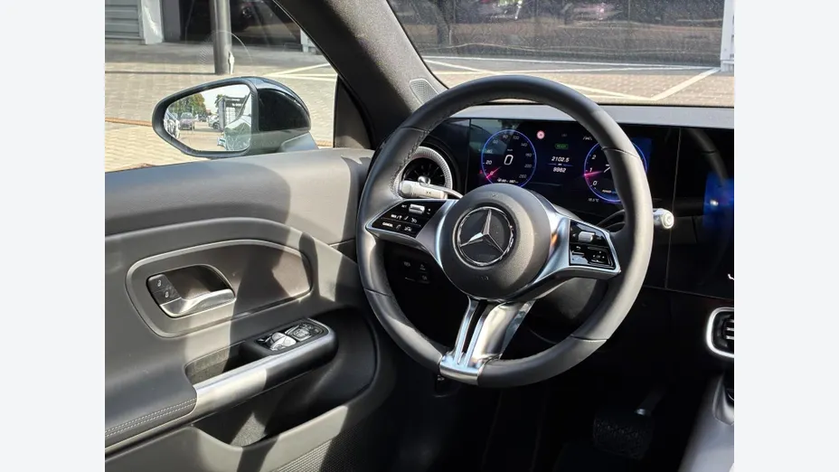 MERCEDES-BENZ CLA -