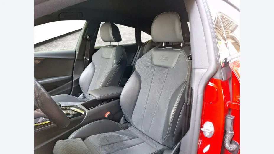 AUDI S5 -