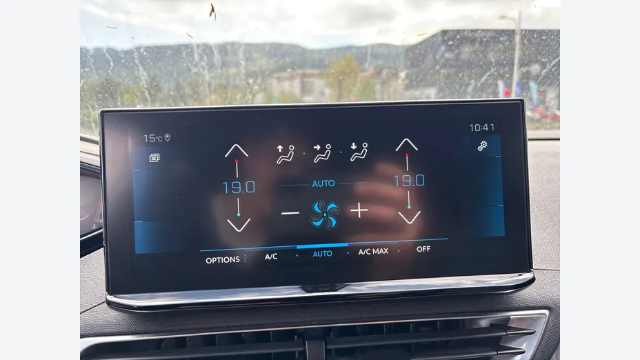 PEUGEOT 3008 -
