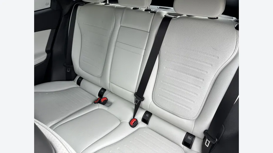 MERCEDES-BENZ GLC -