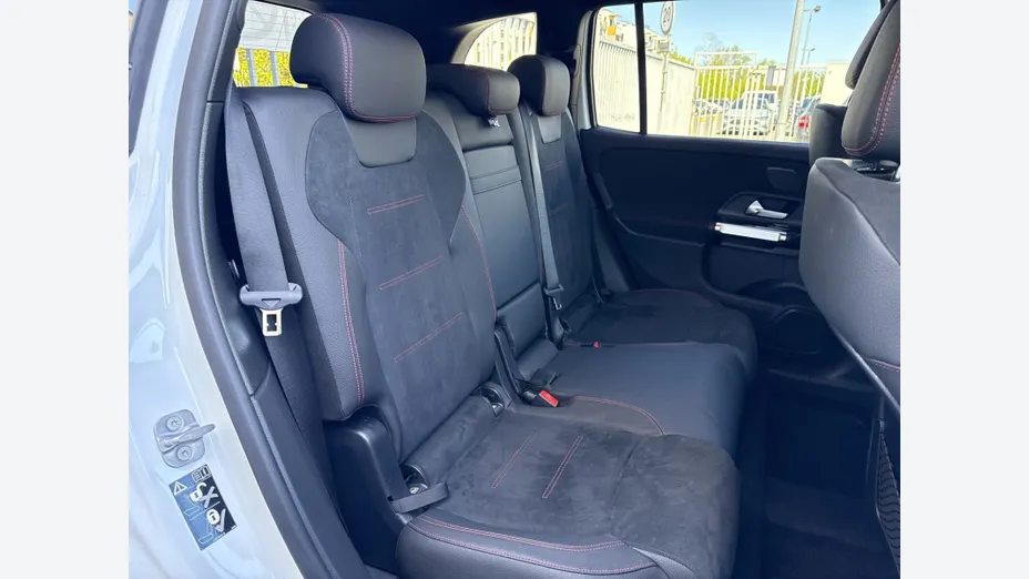 MERCEDES-BENZ GLB GLB 220 d 4-Matic AMG Line 8G-DCT