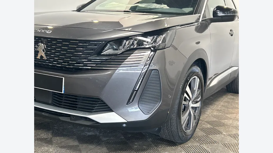 PEUGEOT 3008 -