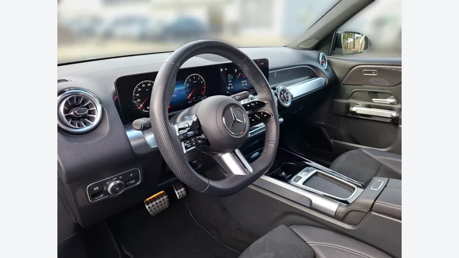 MERCEDES-BENZ GLB GLB 200 mHEV AMG Line 7G-DCT