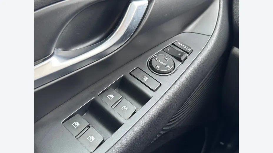 HYUNDAI i30 i30 1.0 T-GDI Smart DCT