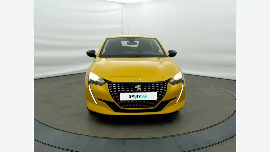 PEUGEOT 208 -