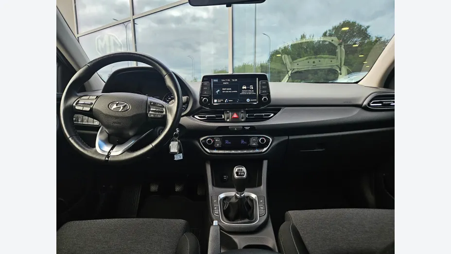 HYUNDAI i30 i30 1.5 T-GDI 48V Smart