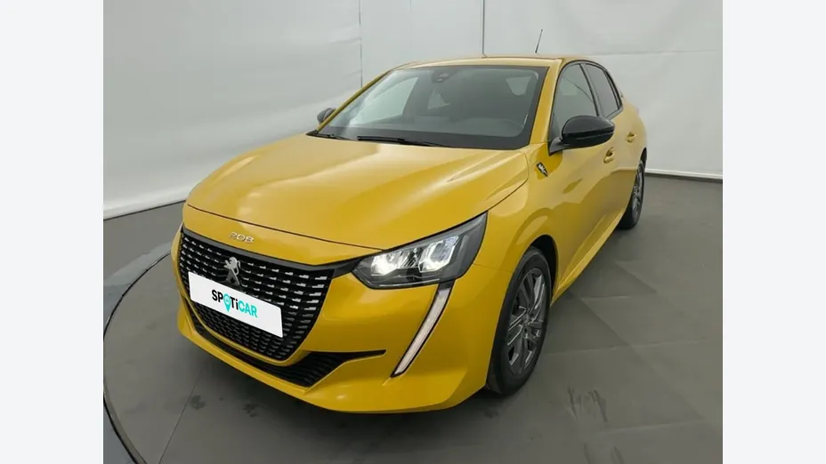 PEUGEOT 208 -