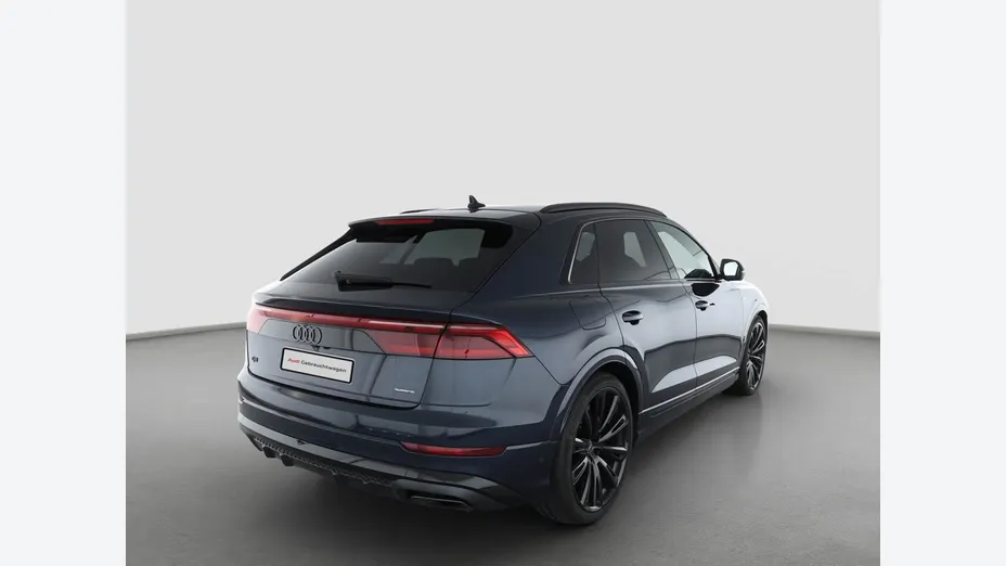 AUDI Q8 -