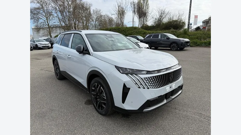 PEUGEOT 5008 -