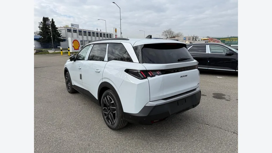 PEUGEOT 5008 -
