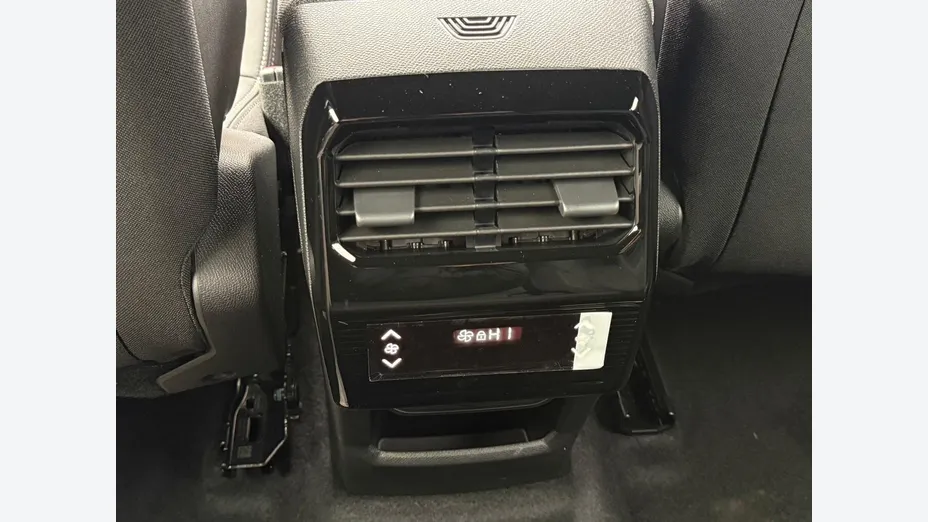PEUGEOT 5008 -