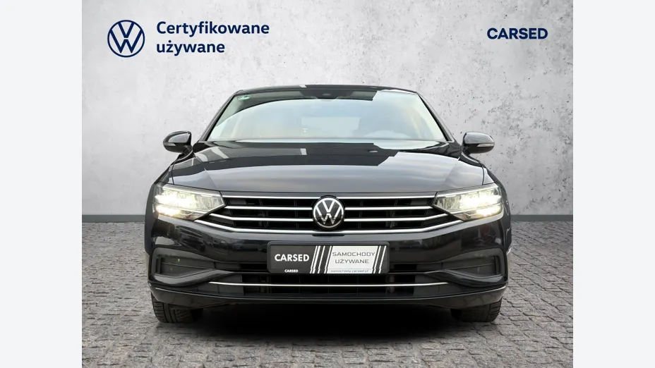 VOLKSWAGEN Passat -