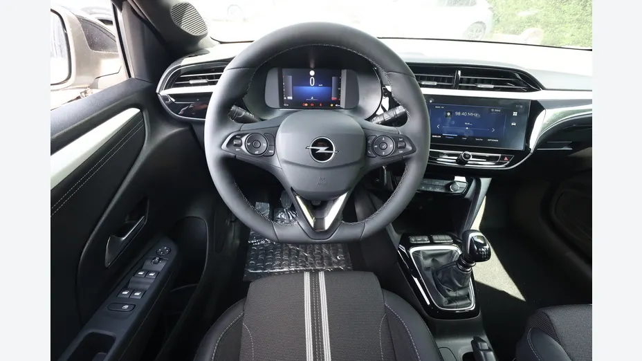 OPEL Corsa -