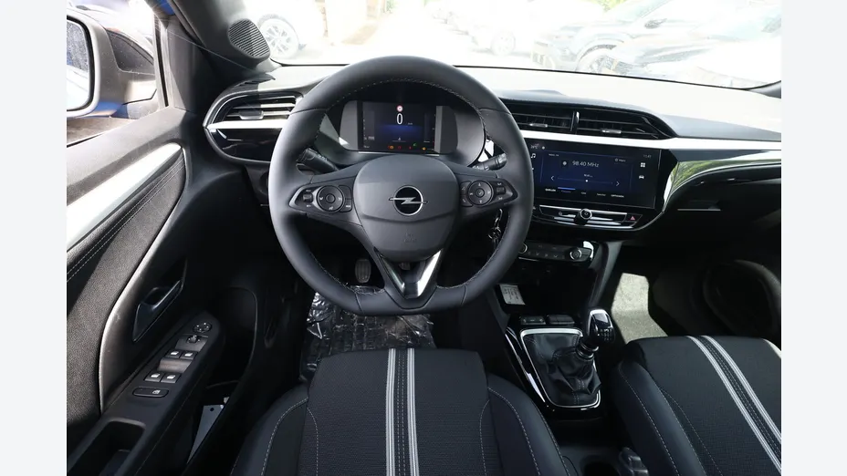 OPEL Corsa -