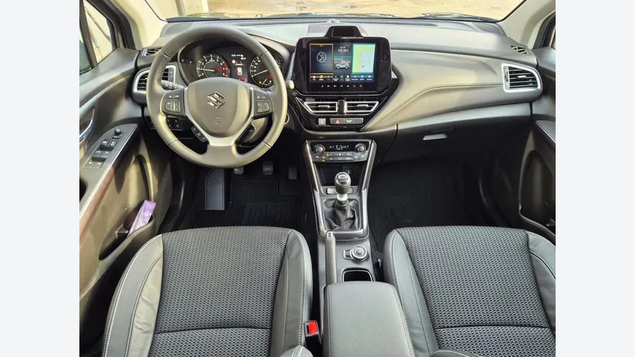 SUZUKI S-Cross -