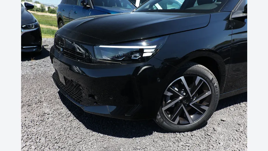 OPEL Corsa -