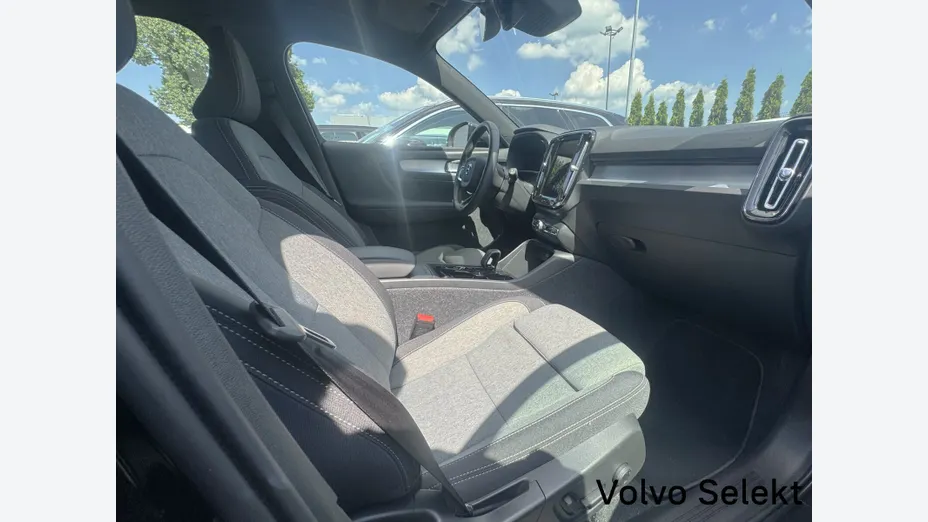 VOLVO XC40 XC40 B3 Plus Dark aut