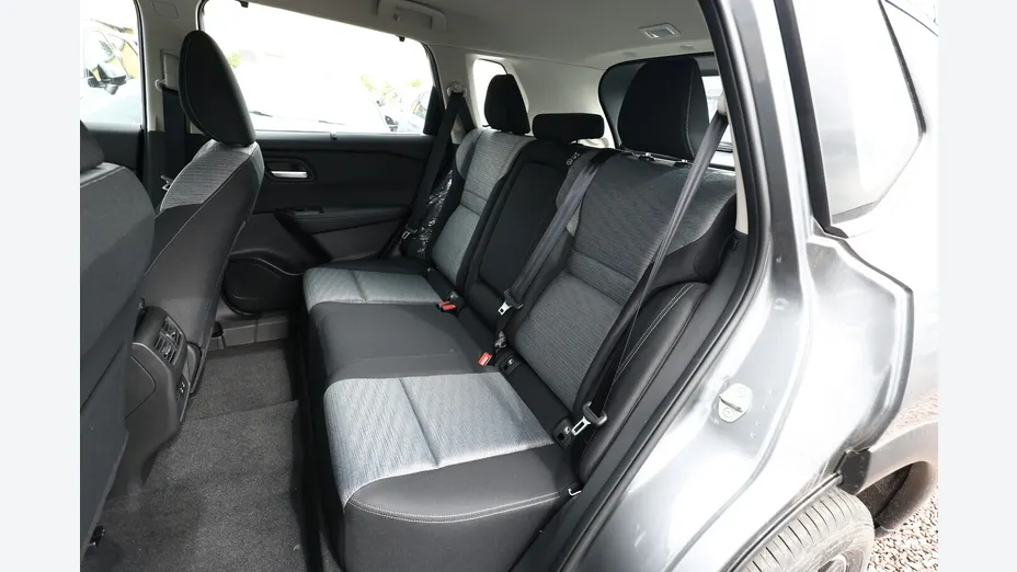 NISSAN X-Trail -