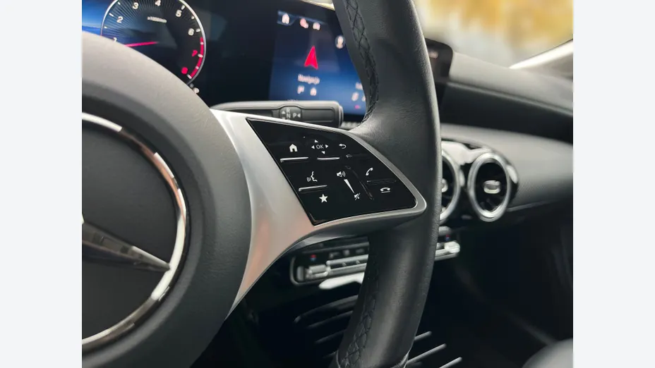 MERCEDES-BENZ CLA -