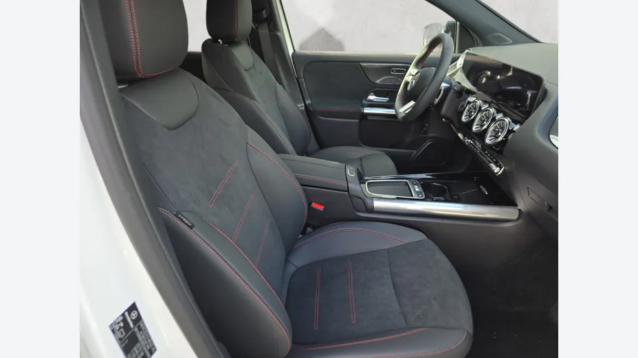 MERCEDES-BENZ GLA GLA 200 AMG Line Nowy