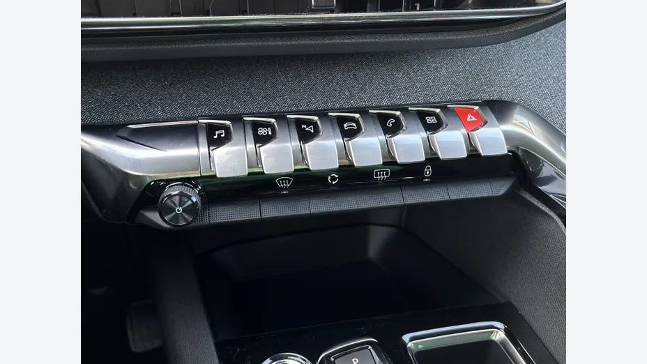 PEUGEOT 3008 3008 1.2 PureTech Allure Pack S&S EAT8