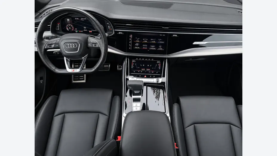 AUDI Q8 -